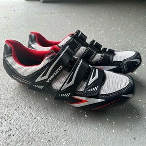 Venzo Cycling shoes size 9